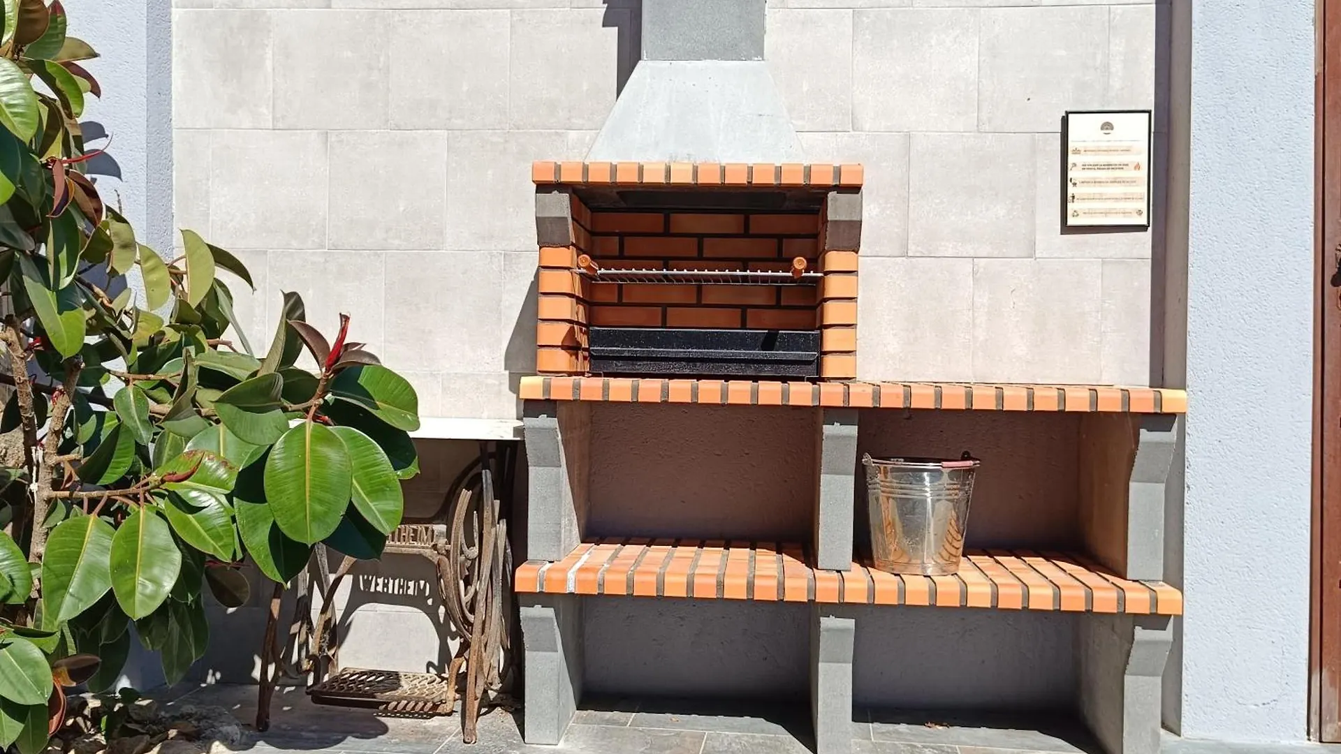 Holiday home Can Cinto Vilamacolum